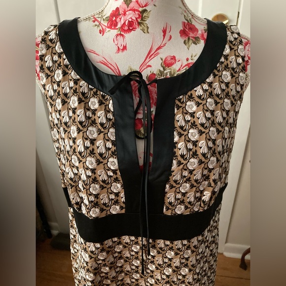 Tocca Silk and Brocade Sleeveless Dress - Picture 3 of 9